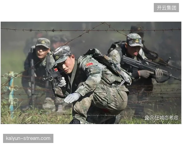 教练组推崇的高位压迫战术对球员体能要求极高，在高原主场作战是一把双刃剑。